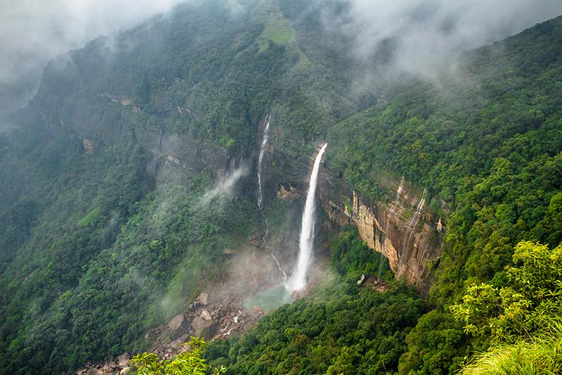 Cherrapunji & Shillong~ The Land of Clouds ! – Shrutika Priyadarshini